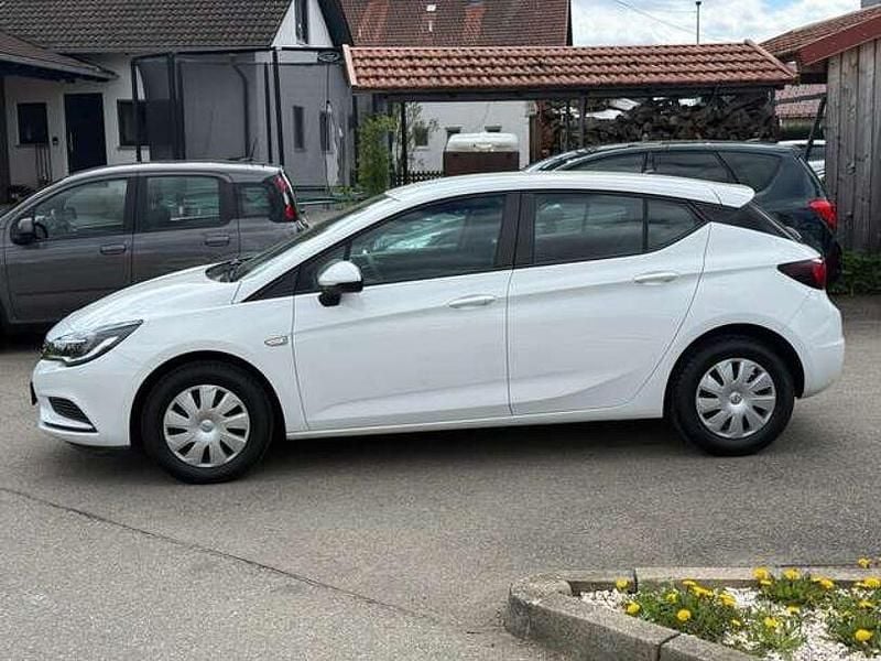 Second-hand Opel Astra 101 CP (74 kW) 2017 Alb Hatchback
