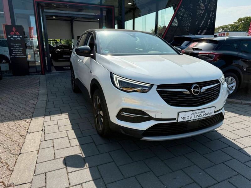 Weiss Gebraucht 2021 Opel Grandland X Elegance SUV | 19.290 € (Guter Preis) - Bild 1/4