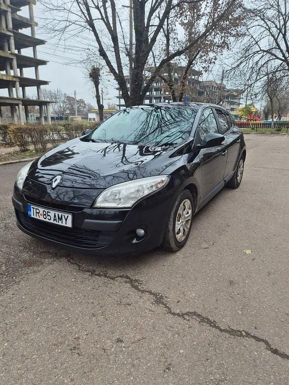 Schwarz Gebraucht 2012 Renault Mégane Limousine | 4.230 € (Etwas zu teuer) - Bild 1/4