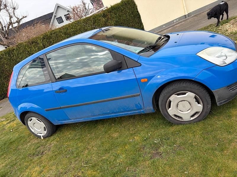 Gebraucht Ford Fiesta 79 PS (58 kW) 2003 Blau Kleinwagen