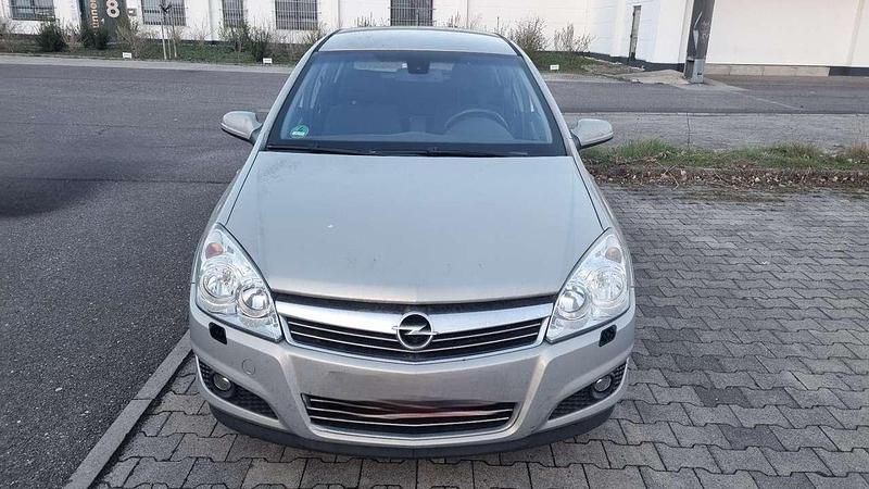 Gebraucht Opel Astra 105 PS (77 kW) 2007 Limousine