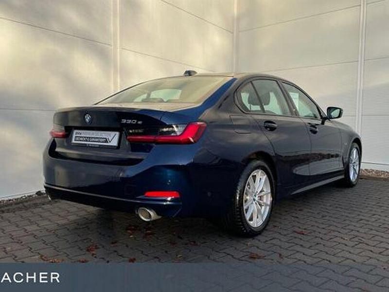 Gebraucht BMW 330e Efficient Dynamics 292 PS (214 kW) 2022 Blau Limousine