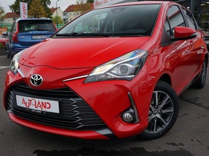Gebraucht Toyota Yaris 111 PS (81 kW) 2019 Rot Kleinwagen
