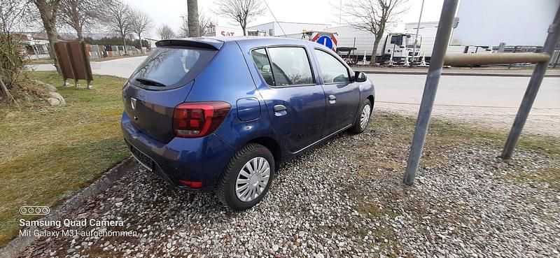 Używany Dacia Sandero 73 KM (53 kW) 2018 Niebieski Hatchback