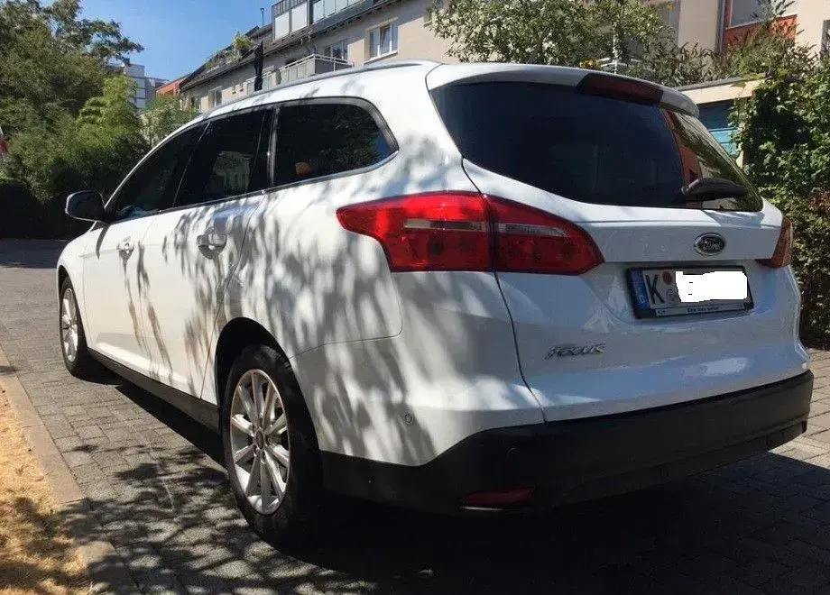 Gebraucht Ford Focus Titanium 120 PS (88 kW) 2016 Weiß Limousine