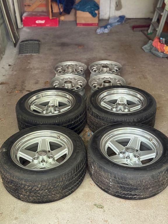 Gebraucht Mercedes 280 179 PS (131 kW) 1981 Grau Coupé