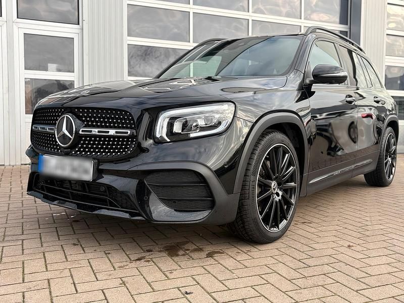 Schwarz Gebraucht 2021 Mercedes GLB250 SUV | 29.999 € (Guter Preis) - Bild 1/4
