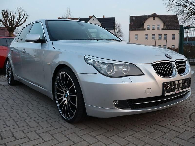 Gebraucht BMW 523 190 PS (139 kW) 2008 Silber Limousine