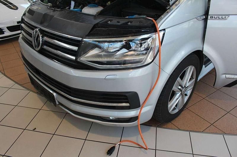 Gebraucht VW T6 204 PS (150 kW) 2016 Reflexsilber Van