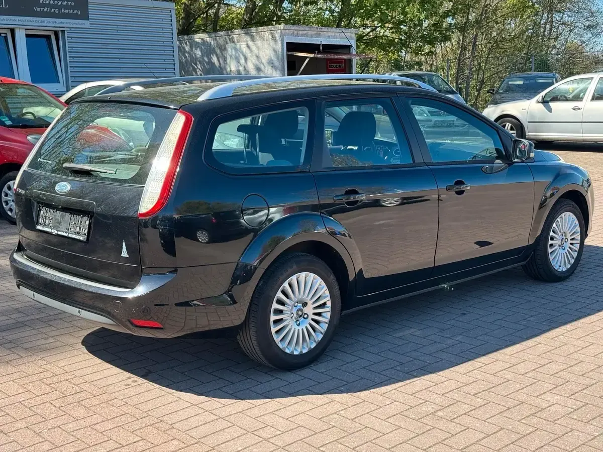 Gebraucht Ford Focus 116 PS (85 kW) 2010 Schwarz Kombi
