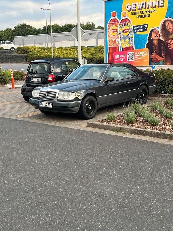 Schwarz Gebraucht 1990 Mercedes 230 Coupé | 6.000 € - Bild 1/4
