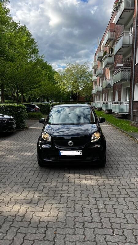 Schwarz Gebraucht 2019 Smart ForFour Limousine | 17.000 € (Teuer) - Bild 1/4