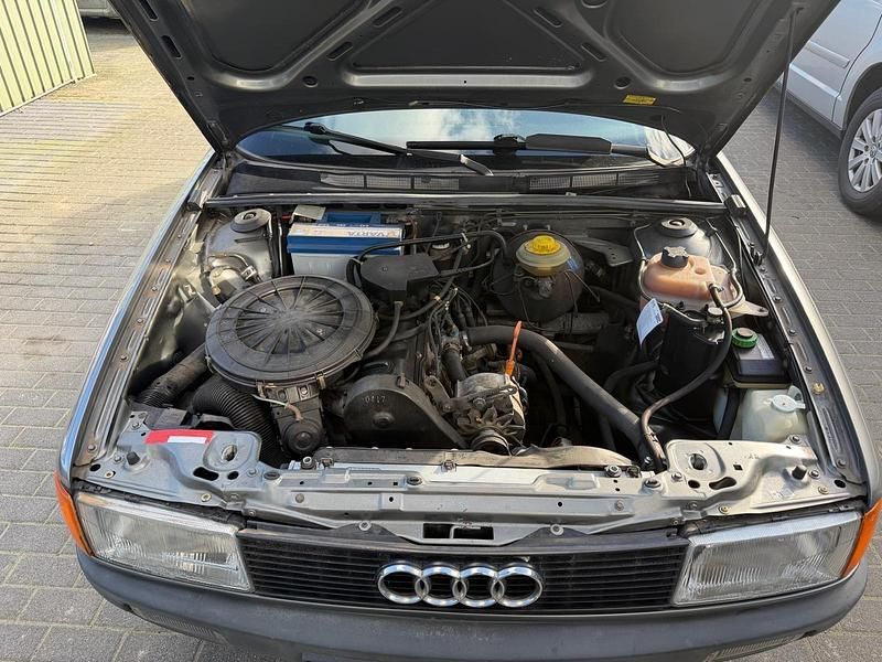 Gebraucht Audi 80 90 PS (66 kW) 1989 Grau Limousine