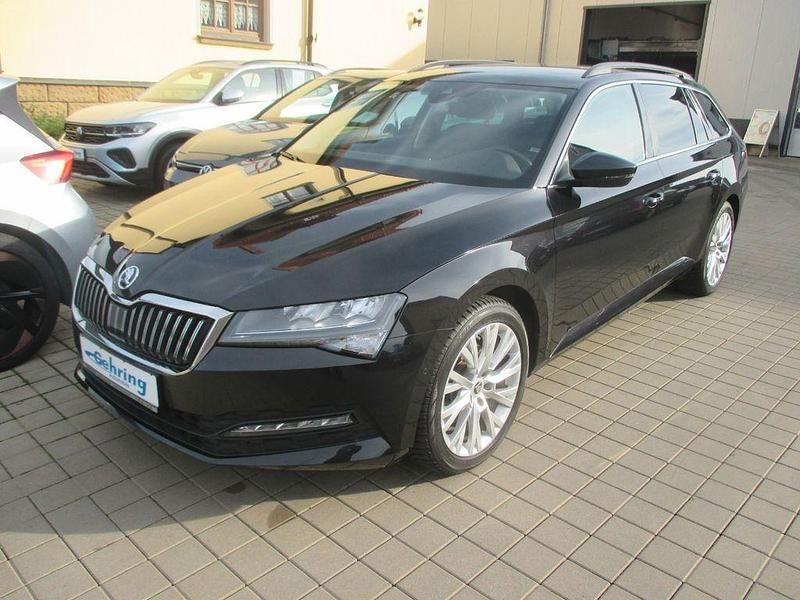 Schwarz Gebraucht 2023 Skoda Superb Ambition Kombi | 28.990 € (Guter Preis) - Bild 1/4