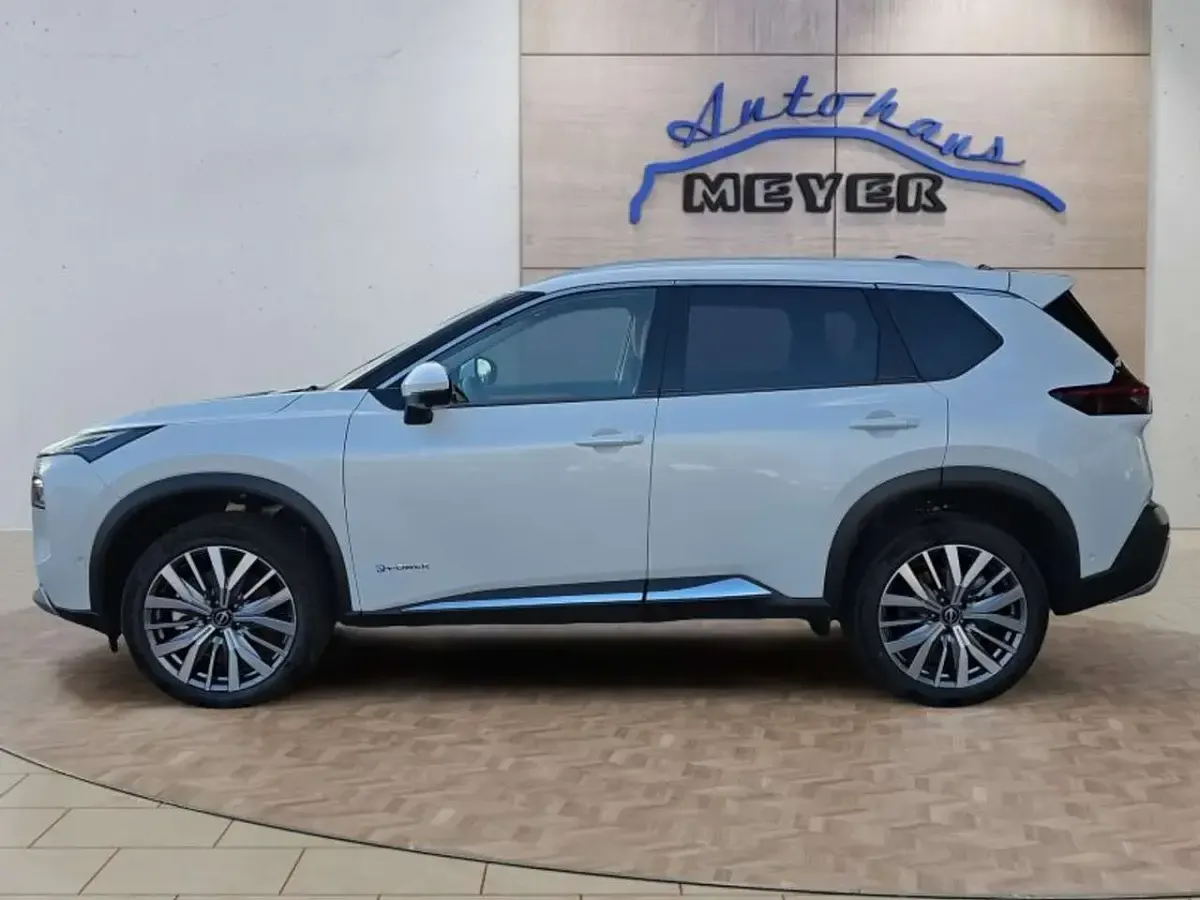 Neu Nissan X-Trail Tekna+ 213 PS (156 kW) 2025 Pearl white SUV