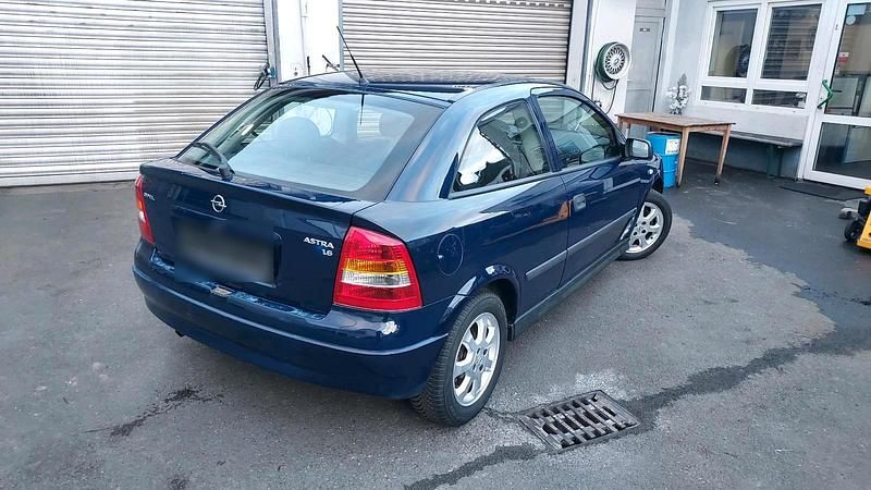 Usata Opel Astra 80 CV (58 kW) 2001 Blu Utilitaria