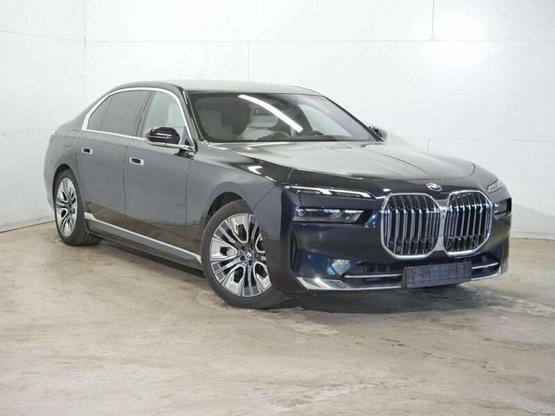 Gebraucht BMW i7 400 kW (544 PS) 2025 Carbonschwarz met. Limousine