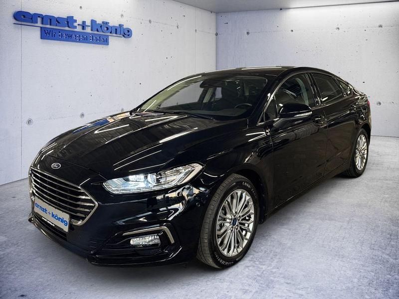 Schwarz Gebraucht 2022 Ford Mondeo Titanium Limousine | 21.990 € (Etwas zu teuer) - Bild 1/4