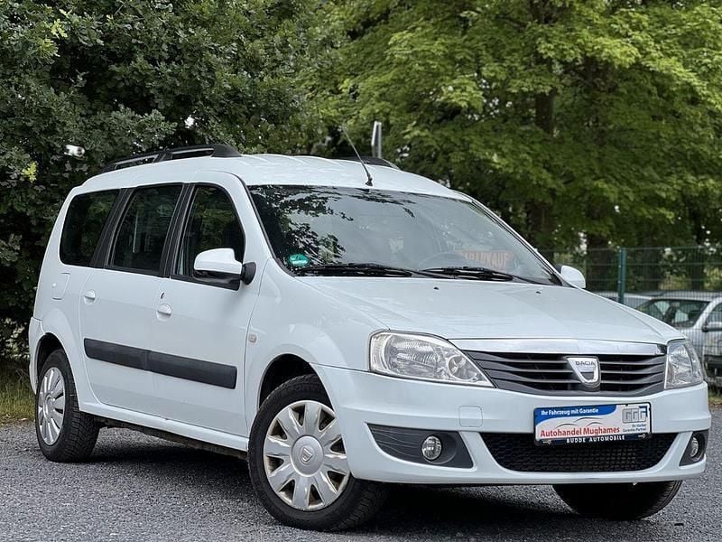 Weiß Gebraucht 2012 Dacia Logan MCV Lauréate Kombi | 2.590 € (Guter Preis) - Bild 1/4