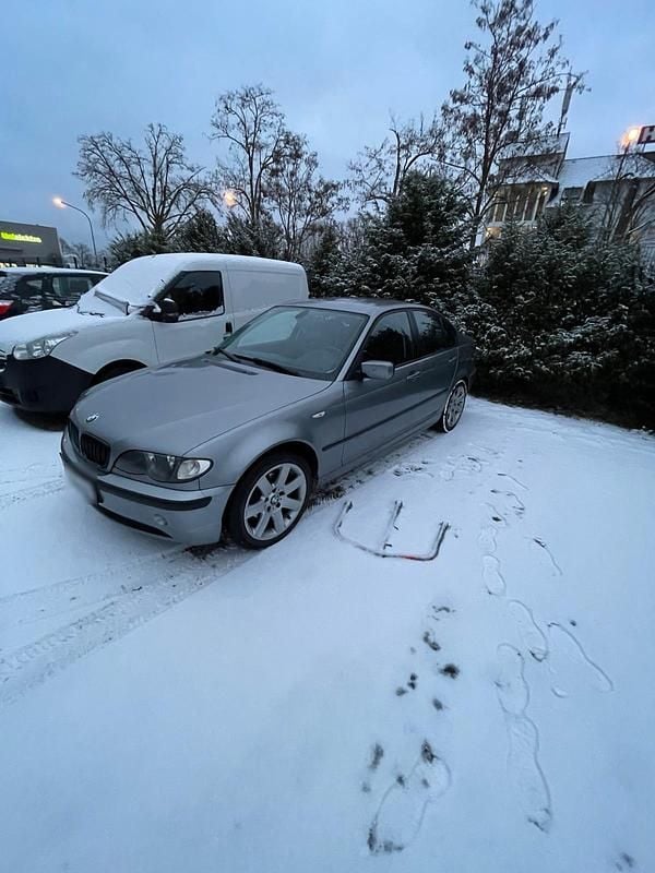 Gebraucht BMW 318 143 PS (105 kW) 2004 Grau Limousine