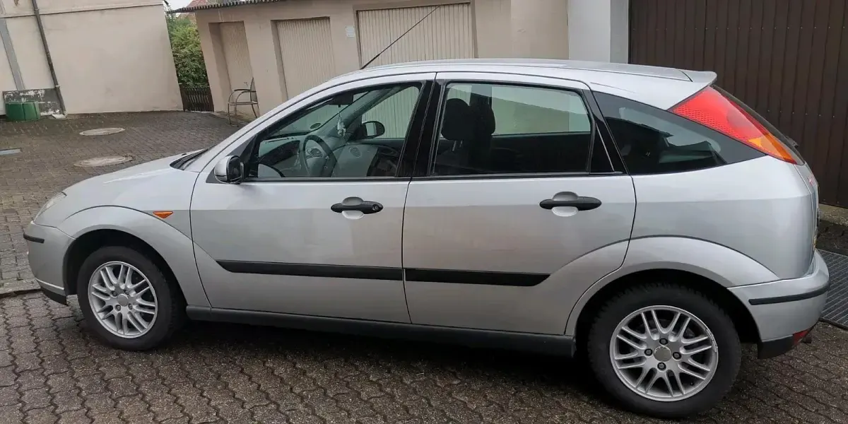Usata Ford Focus 101 CV (74 kW) 1999 Argento Berlina