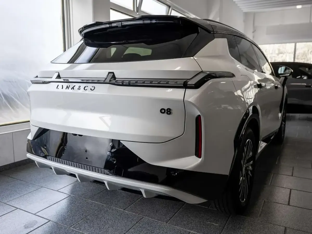 Nouă Lynk & Co 08 349 CP (256 kW) 2026 Alb SUV