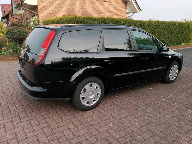 Second-hand Ford Focus 101 CP (74 kW) 2006 Negru Break