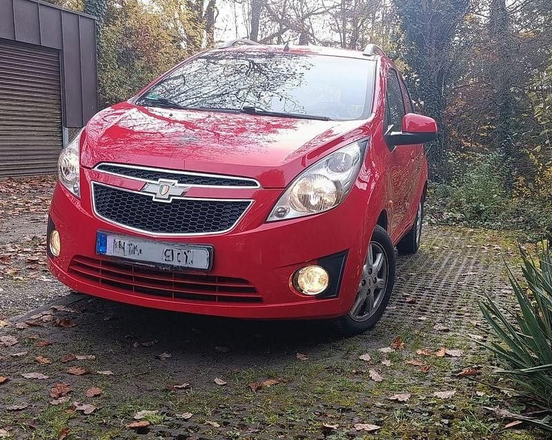 Rot Gebraucht 2011 Chevrolet Spark LT Kleinwagen | 2.249 € (Guter Preis) - Bild 1/4