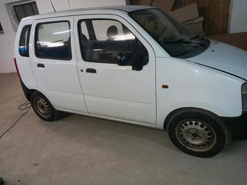 Gebraucht Opel Agila 58 PS (42 kW) 2002 Weiß Van / Kleinbus