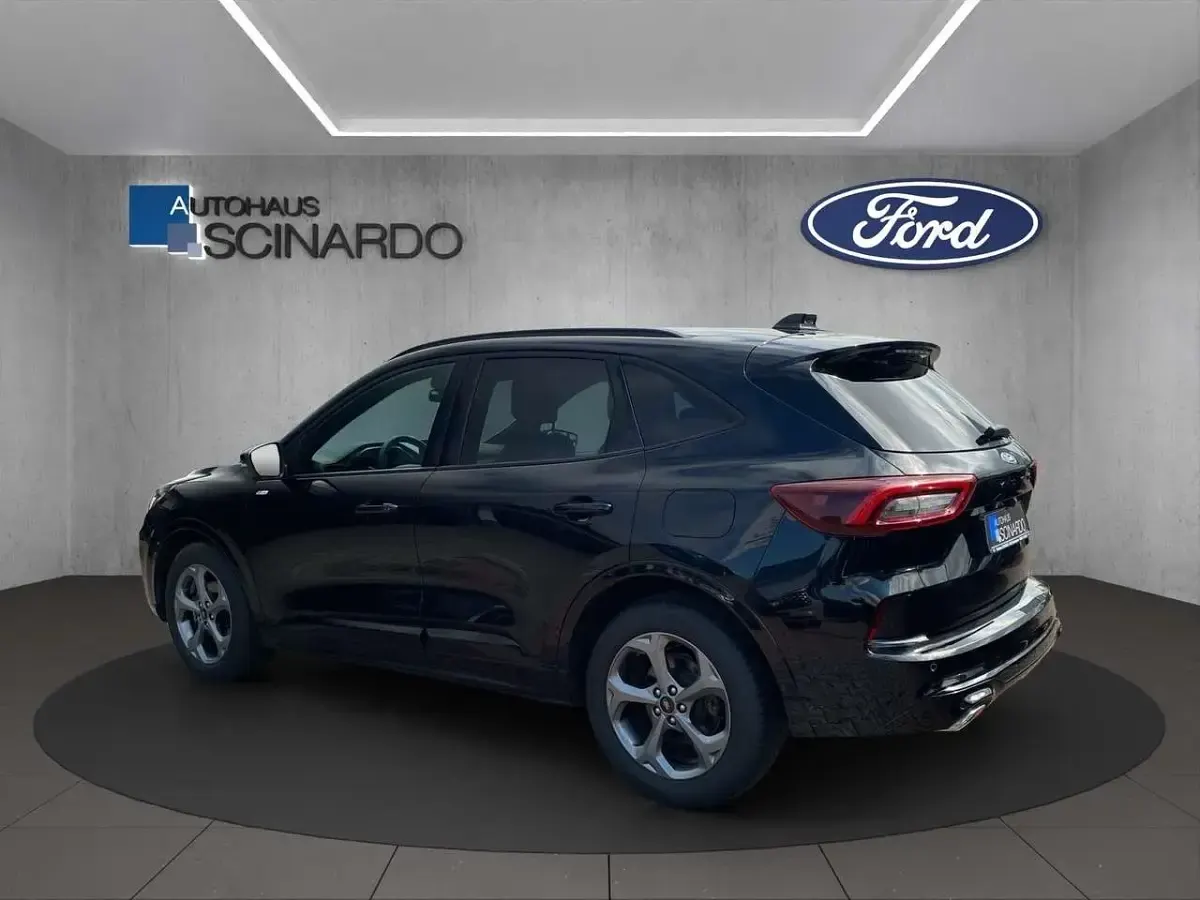 Usado Ford Kuga ST-Line 186 HP (136 kW) 2025 Preto SUV