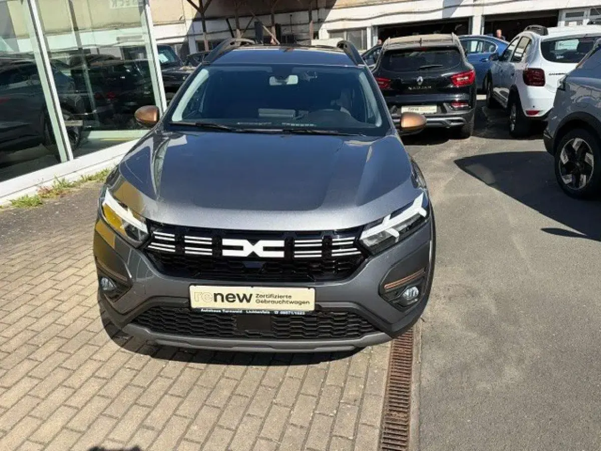 Gebraucht Dacia Jogger Extreme 110 PS (80 kW) 2024 Dolomitgrau Van / Kleinbus