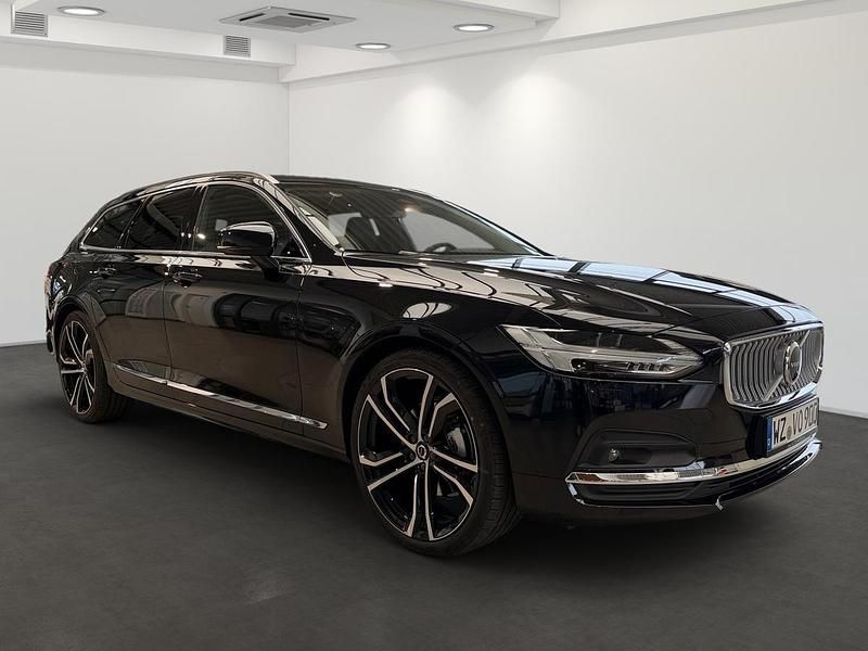 Gebraucht Volvo V90 Ultimate 197 PS (144 kW) 2024 Schwarz metallic Kombi