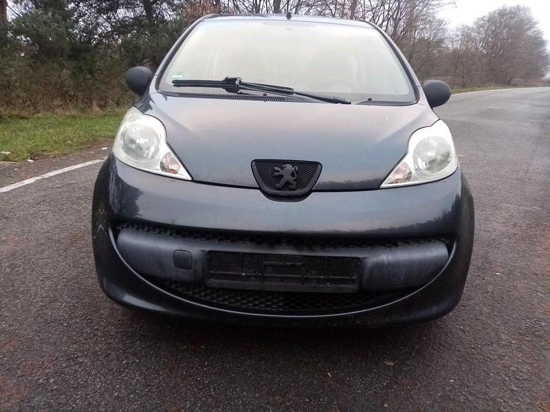 Schwarz Gebraucht 2006 Peugeot 107 Kleinwagen | 1.300 € (Guter Preis) - Bild 1/4