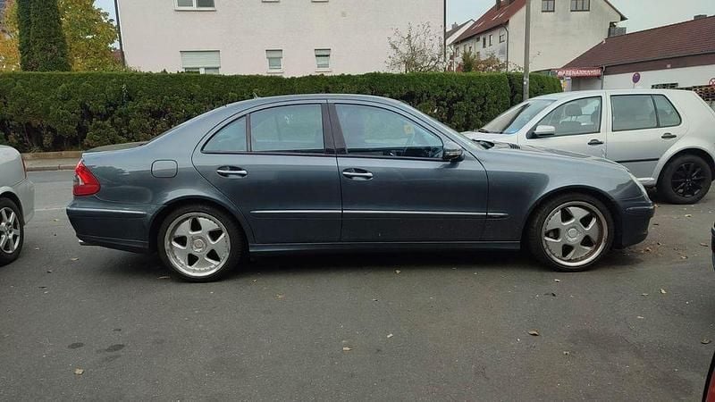 Gebraucht Mercedes E280 Avantgarde 231 PS (169 kW) 2007 Blau Limousine