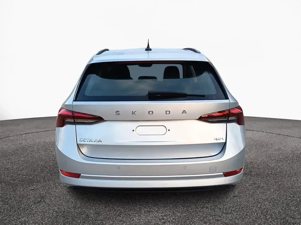 Gebraucht Skoda Octavia Ambition 150 PS (110 kW) 2022 Silber Kombi