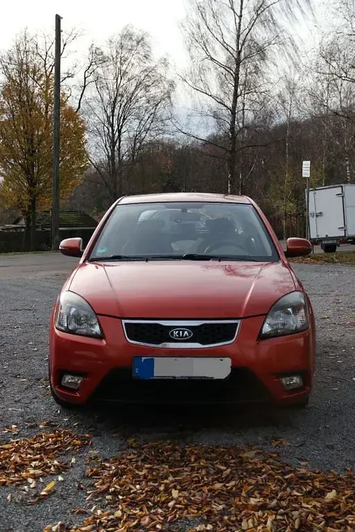 Gebraucht Kia Rio Vision 97 PS (71 kW) 2010 Orange Limousine