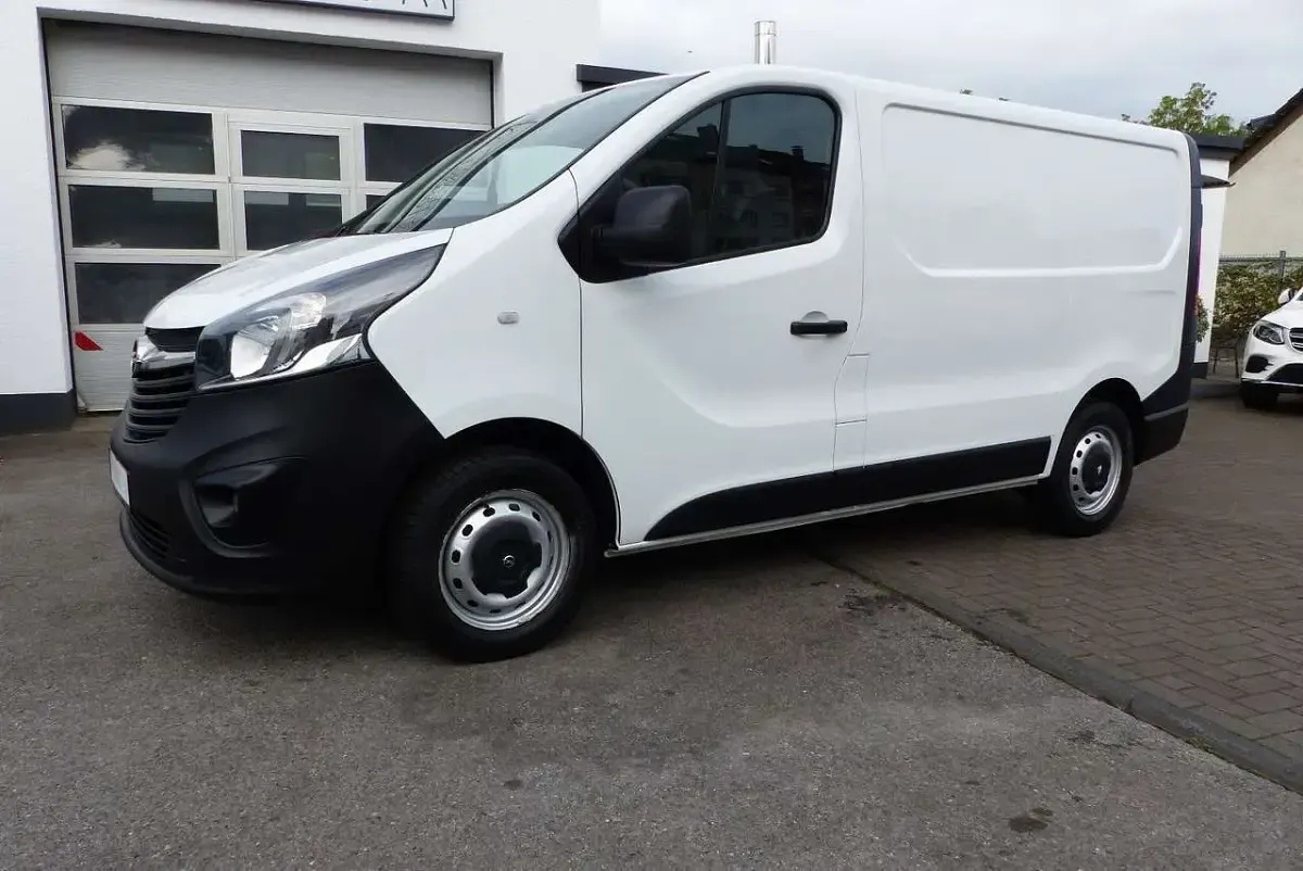 Gebraucht Opel Vivaro 121 PS (88 kW) 2020 Weiß Van / Kleinbus
