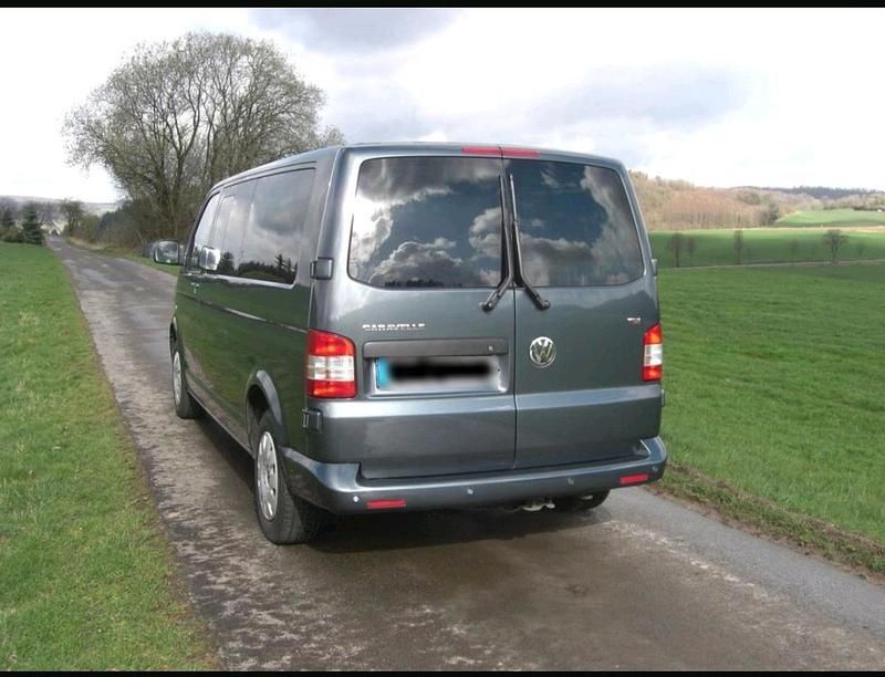 Gebraucht VW Caravelle 130 PS (95 kW) 2009 Grau Van / Kleinbus