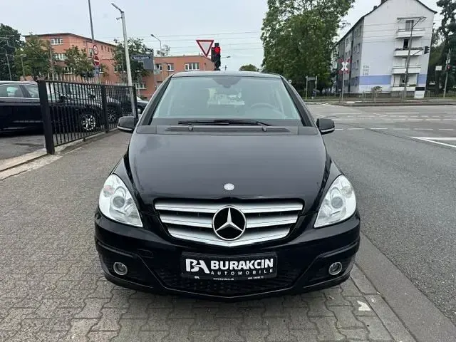 Gebraucht Mercedes B160 95 PS (69 kW) 2011 Schwarz Kleinwagen