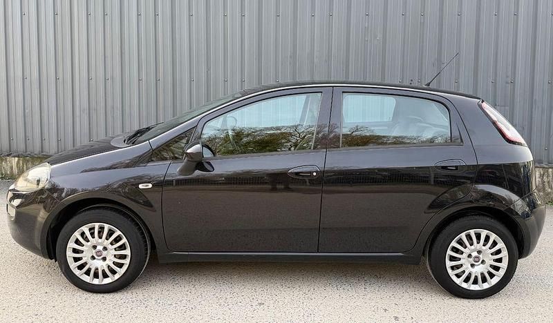Gebraucht Fiat Punto Pop 77 PS (56 kW) 2012 Schwarz Kleinwagen