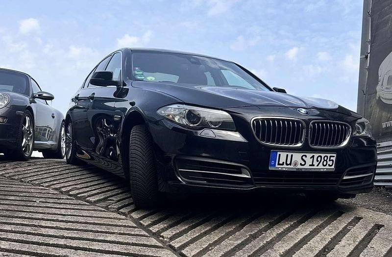 Schwarz Gebraucht 2014 BMW 520 Limousine | 10.500 € (Etwas zu teuer) - Bild 1/4