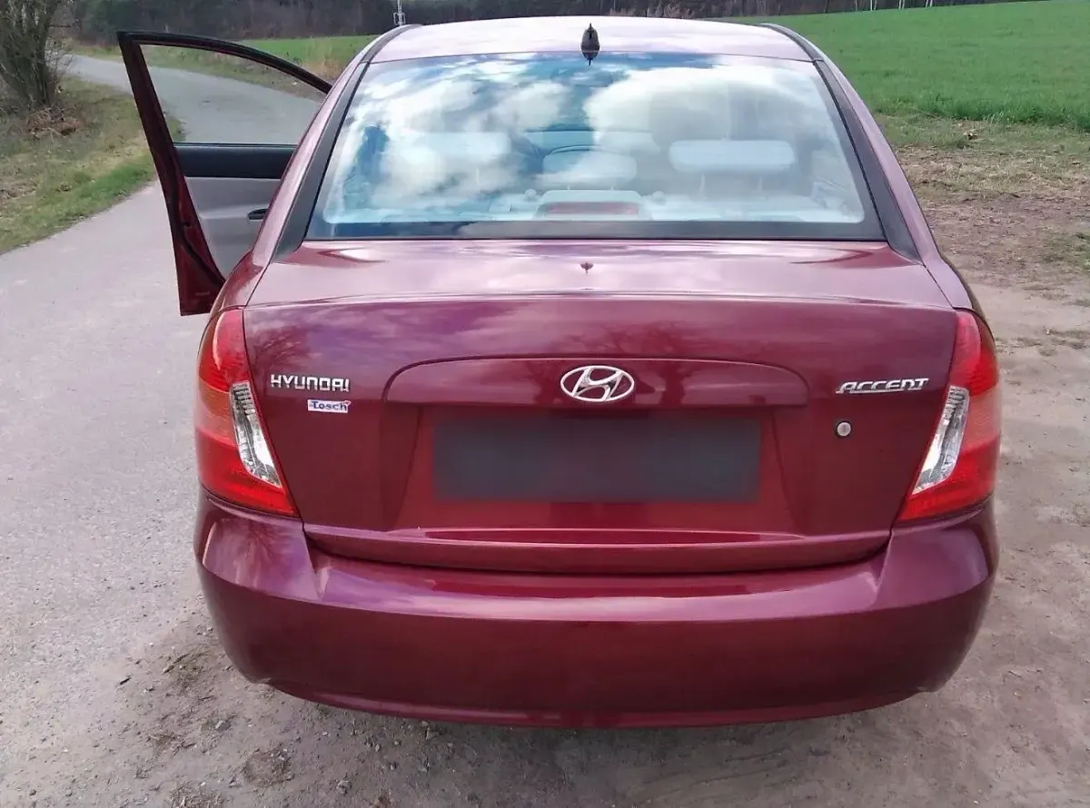 Gebraucht Hyundai Accent 97 PS (71 kW) 2006 Rot Kleinwagen