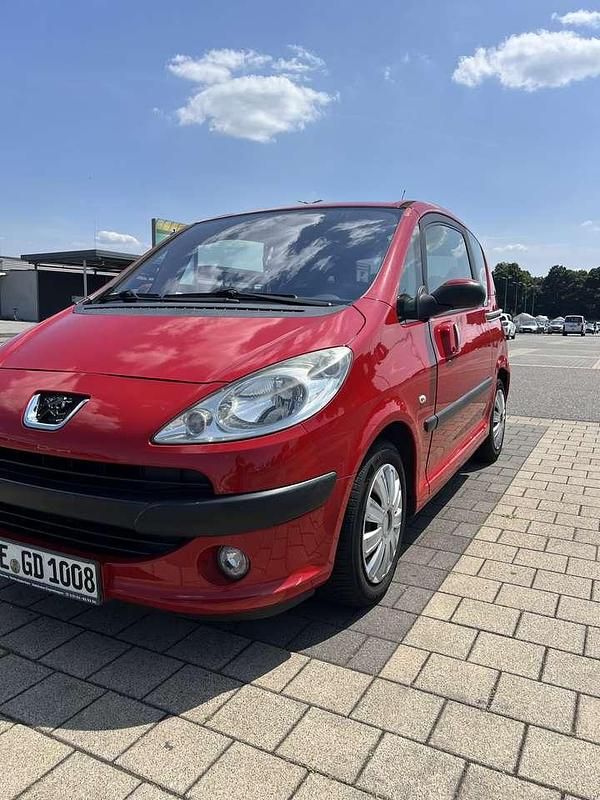 Beige Gebraucht 2006 Peugeot 1007 Premium Kleinwagen | 2.250 € (Superpreis) - Bild 1/4