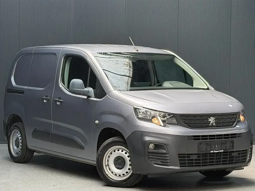 Gebraucht Peugeot Partner 99 PS (72 kW) 2019 Grau Van / Kleinbus