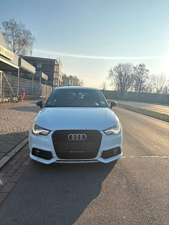 Gebraucht Audi A1 Sportback Ambition 122 PS (89 kW) 2015 Weiß Kleinwagen