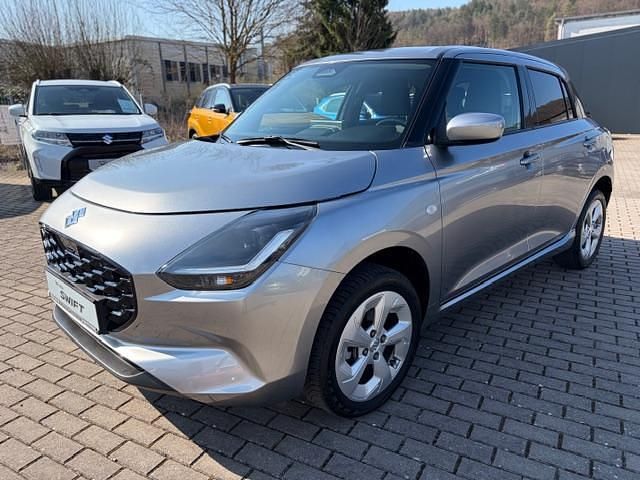 Gebraucht Suzuki Swift Comfort 83 PS (61 kW) 2024 Silber metallic Kleinwagen