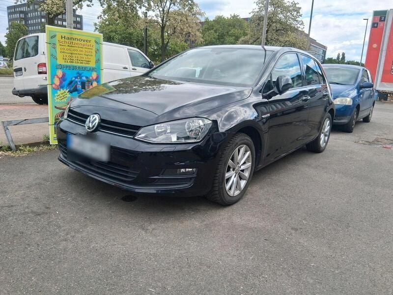 Schwarz Gebraucht 2014 VW Golf VII Cup Limousine | 7.850 € (Teuer) - Bild 1/4