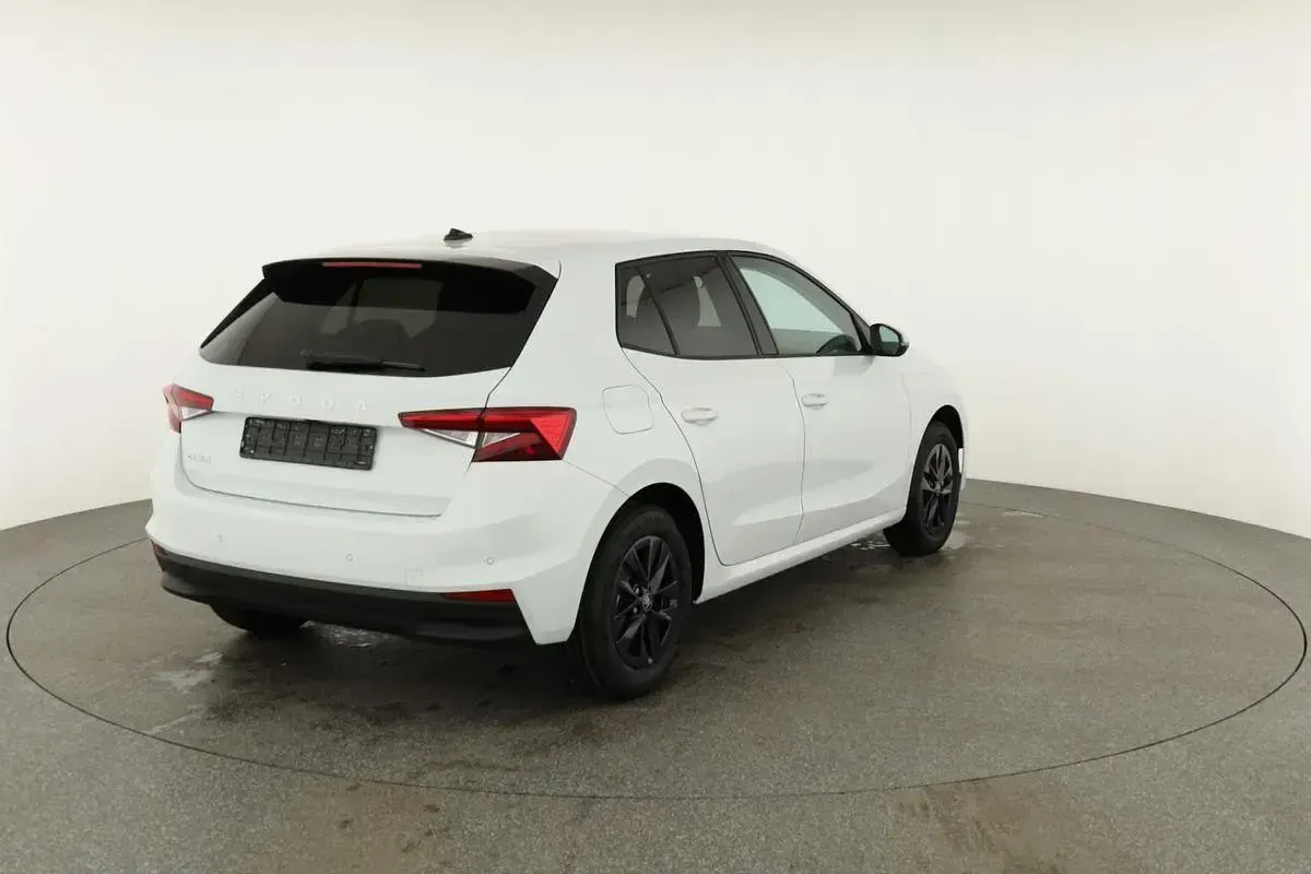 Nuova Skoda Fabia 2026 Bianco Utilitaria