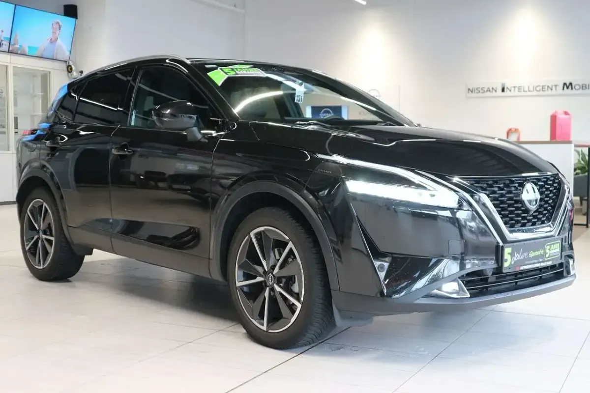 Gebraucht Nissan Qashqai Tekna 140 PS (102 kW) 2022 Black metallic SUV