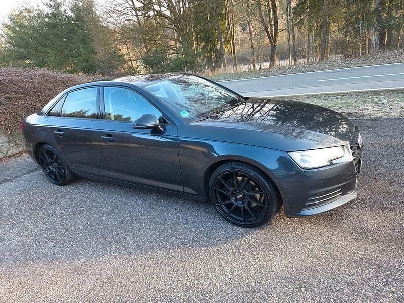 Gebraucht Audi A4 150 PS (110 kW) 2017 Grau Limousine